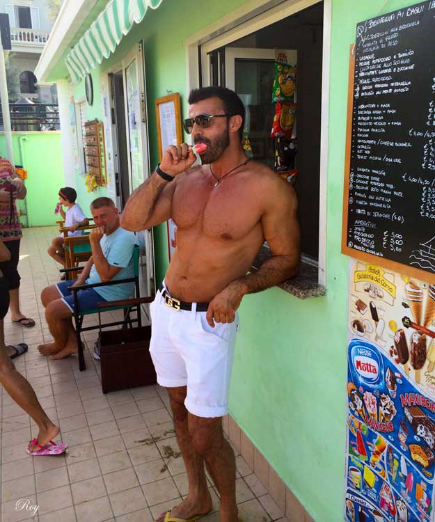 gigolo eretto