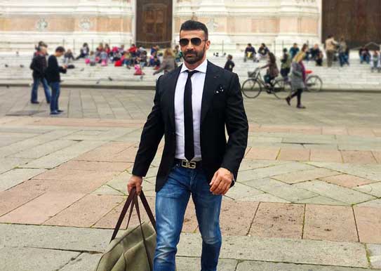 accompagnatore gigolo in crescita